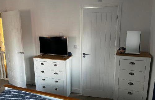 Brackley near Silverstone Grand Prix 3 double bed family home - Photo 14