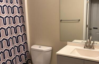 Peaceful 2BR 3BA Townhome - Foto 15