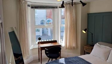 Stylish 1 Bedroom Flat in Heart of Cowes - Foto 2