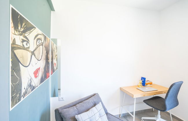 Vibrant Seaside Stay with Balcony by Sea N' Rent - Foto 13