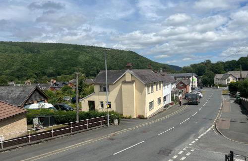 Twyngaer, a spacious 3 bedroom bungalow sleeps 5 - Photo 16
