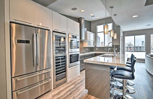Modern Anchorage Townhome - By Delaney Park Strip! - Foto 2