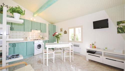 1 Bedroom Awesome Home In Visan - Foto 2