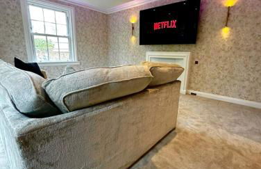 Red Roofs - 5BR Luxury - Large Gardens - EV Point - Near Edinburgh - Photo 33