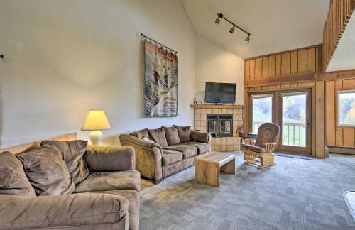 Upson Ski-InandSki-Out, End-Unit Cabin with Fireplace! - Foto 4