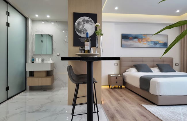 CC LUX Suites - Photo 40