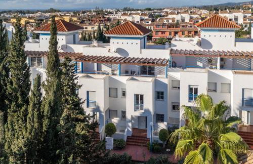 Family Fairways I Spacious 4-Bedroom Townhouse Near Beach & Golf, Estepona - Photo 7