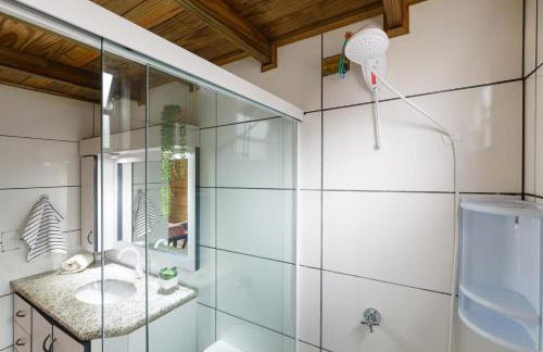 Casa Perto das melhores praias Florianópolis, 8 pessoas, ar condicionado, tv, wifi, cozinha completa, lavanderia, - Foto 12