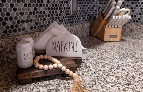 Charming Corner Newly Furnished Townhome - Foto 20