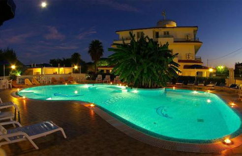 1 Bedroom Amazing Apartment In Ricadi - Foto 9