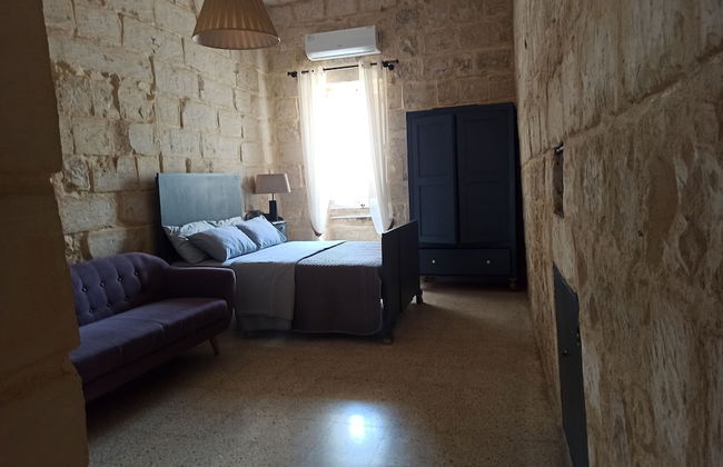 Beautiful 1-bed Apartment in Ħal Qormi - Photo 2