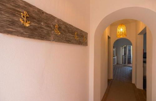 Cozy Beach Apartment W/ Sea View, Free Parking & AC - Foto 6