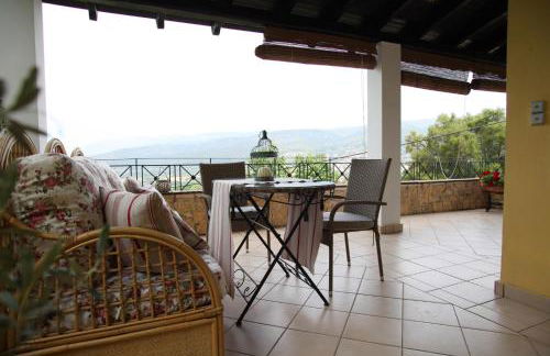 Six Steps From The Forest - Photo 41