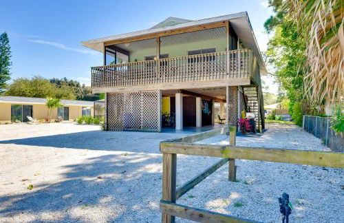 Coastal Oasis with Shared Pool, 2 Mi to Beach! - Foto 24