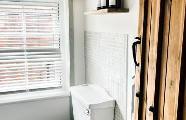 The Mews Pet Friendly and Parking - Foto 24