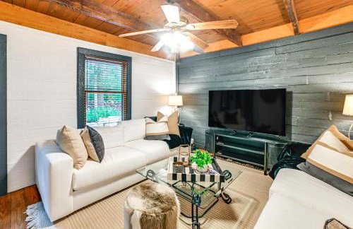 Lovely Gilbertsville Cabin with Patio, 4 Mi to Water - Foto 12