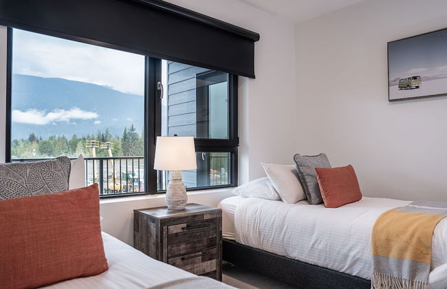 RevelStoked Getaway by Revelstoke Vacation - Photo 17