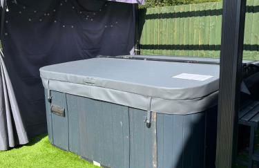 Caer Fedwen Barns Cariad Spacious self catering 3 bed Group Getaway Luxury Cottage with Private Hot Tub - Foto 3