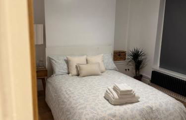 The Nest - 2 Minutes walk to East Croydon Station - Foto 3