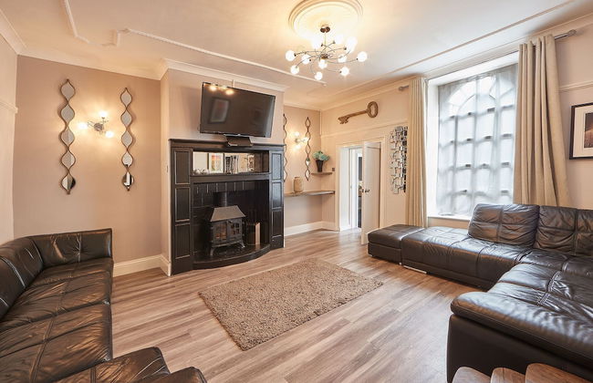 Host Stay Rosedale House - Photo 3