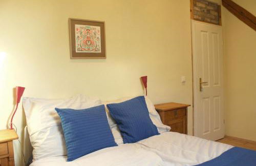 Pauline 3 - Photo 35