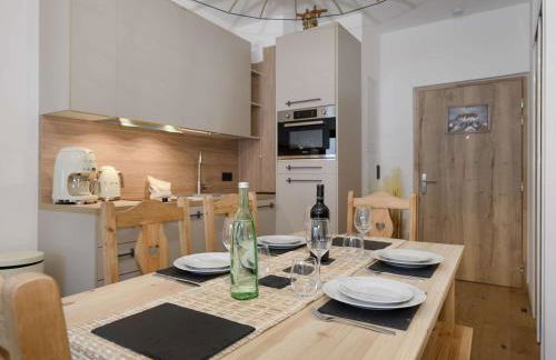 Appartement neuf skis aux pieds, 4 pers, Courchevel Moriond, balcon, parking, wifi - FR-1-631-131 - Foto 2