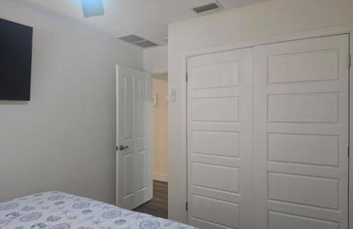 An Island Getaway at Palm Tree Villas - Photo 25