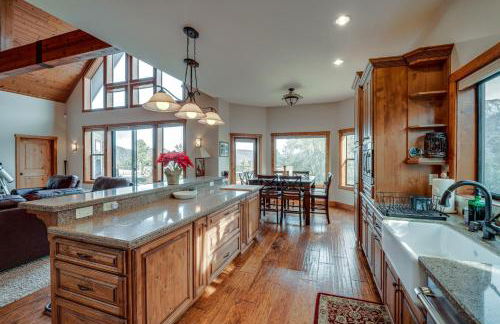 Pine Mountain Club Cabin with Private Deck and Views! - Foto 10