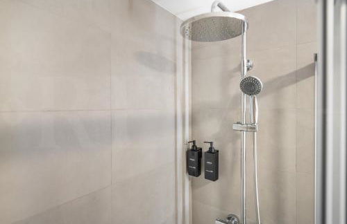 Picturesque apartment with terrace by REMS - Photo 11