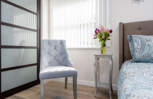 100 PERCENT NEW STUNNING HUGE HOME, GARDEN BEACH, RESERVED Parking - Foto 12