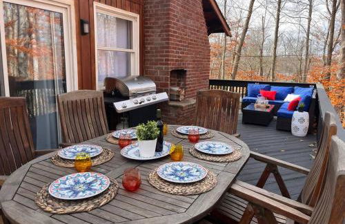 Stylish and Cozy Cabin, Walking Distance to Big Bass Lake - Foto 3