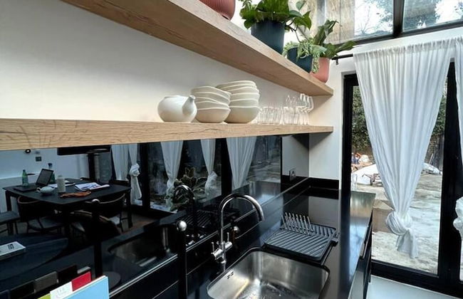 Design Led 1 bed in Cosmopolitan Queens Park - Foto 4