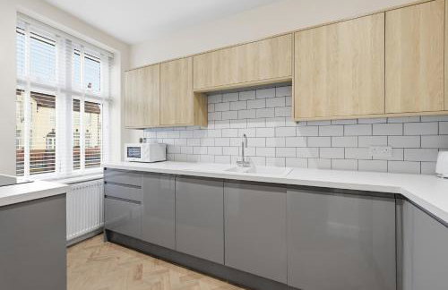 2 Royal Serviced Apartments, Ground Floor, two Bed,Fast Wifi - Space - Foto 15