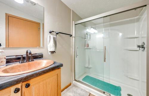 Fire Pit Family-Friendly Cabin in Gillett! - Foto 15