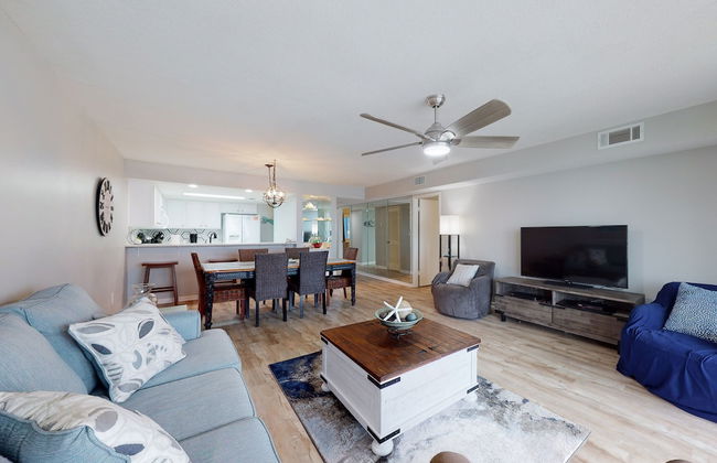 Romar Tower Condos - Photo 32