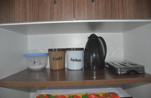 Dois quartos Cozinha completa Wi Fi Self check in com senha Central e perto de tudo a 4,4Km da Rodoviária e 15,4 km do Aeroporto Apartamento 301 - Foto 19