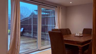 Spacious 3 Bed House In Horley With Long Driveway - Foto 3