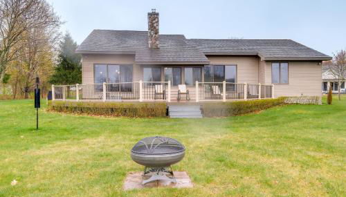 Cadillac Vacation Rental with Dock on Lake Mitchell! - Foto 2