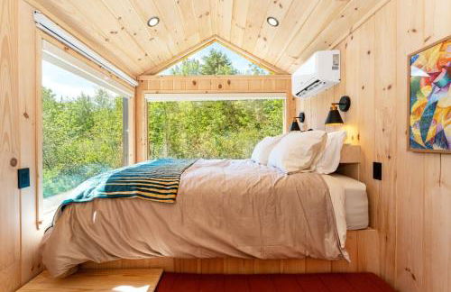 Aurora Nook-Cabin with Shower & Queen Bed - Foto 8