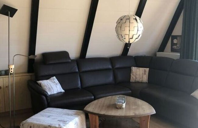 Roof-only House Modern Retreat - Photo 9