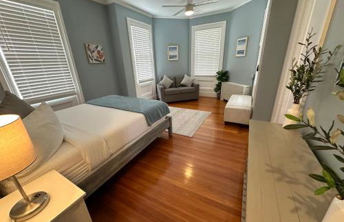 Charming Victorian Home Downtown Newport - Photo 26