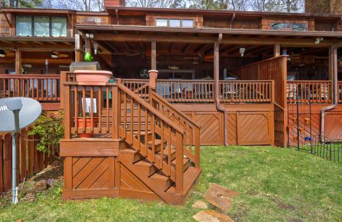 Lakefront Stillwaters Villa with Deck and Private Dock - Foto 29