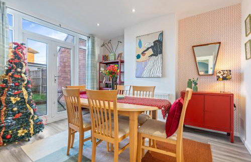 #82 Stylish Shirley Home - Sleeps 8 - NEC Solihull BHX - " Perfect for Contractors and Families - Free Parking" - Foto 19