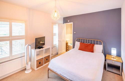 The Railway Inn MK - Victorian 3-Bedroom Home with Sauna, Jacuzzi Bath, FAST WI-FI & Free Parking - Foto 4