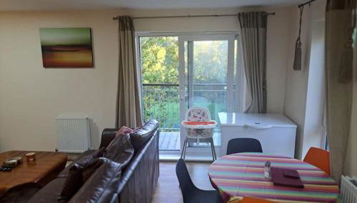 Spacious and Modern Two Bedroom Two Bathroom Flat with Secure Parking - Foto 2
