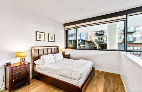 Airy and Open Corner Loft - 92 Walkscore - Foto 20