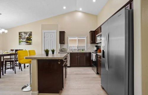 Remodeled, Charming Retreat on the City's Doorstep - Foto 18