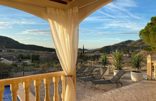 Maison typique avec vue dégagée sur la vallée - Photo 24