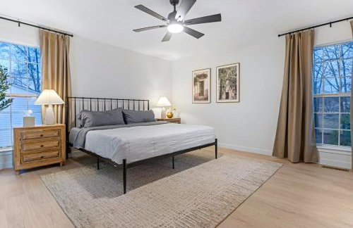 Sleeps 12 | 2 Kings w/ Ping-Pong, Gym, Arcade, BBQ - Foto 3