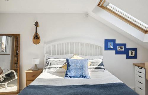 Beautiful Victorian Home on Peaceful Green Square - Foto 9